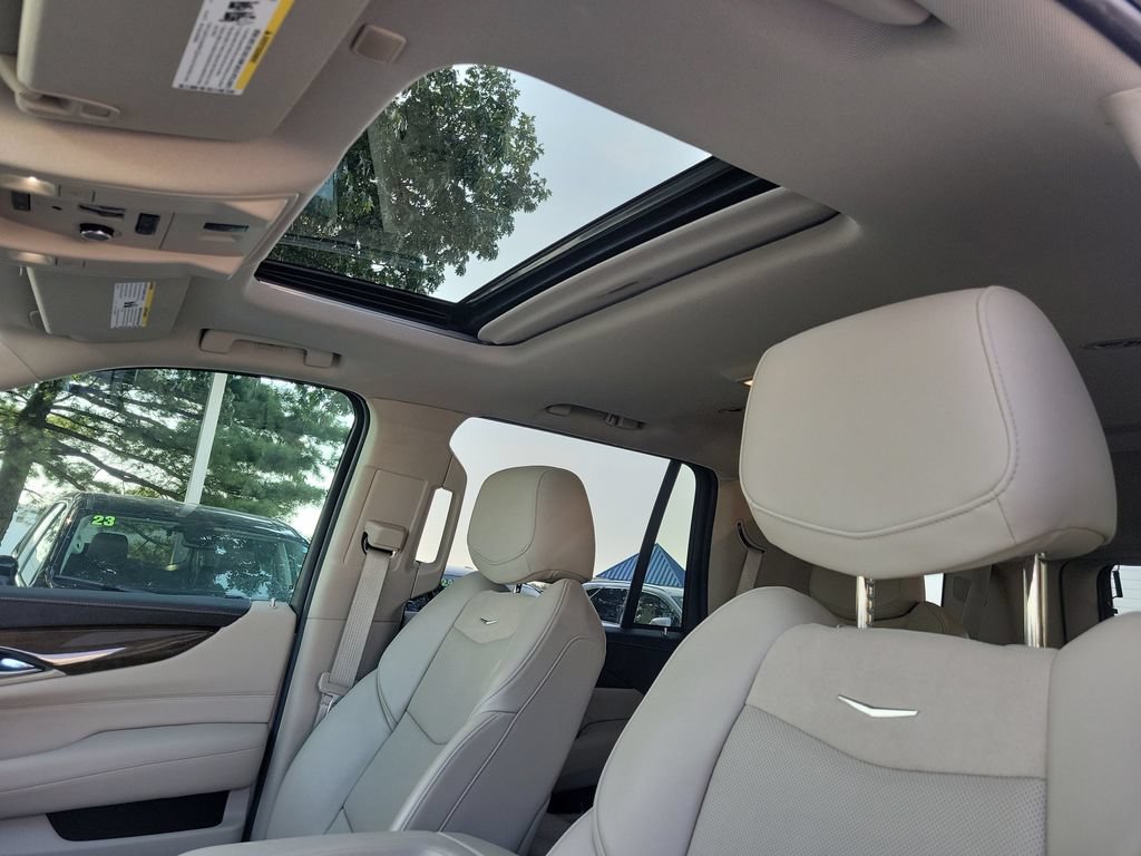 Used 2020 Cadillac Escalade Luxury AWD/4WD image 20