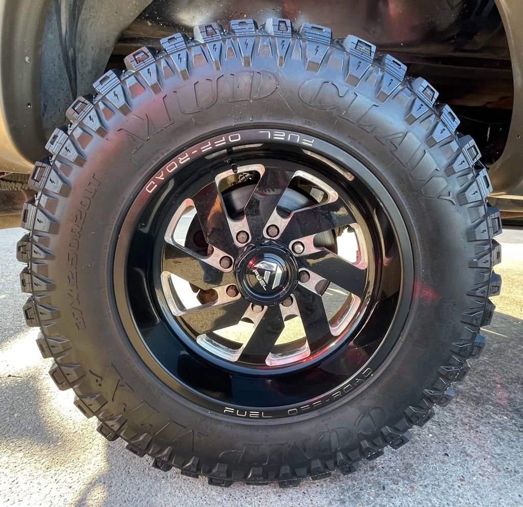 Used 2015 Ford F250 Platinum w/ FX4 Off-Road Package AWD/4WD image 16