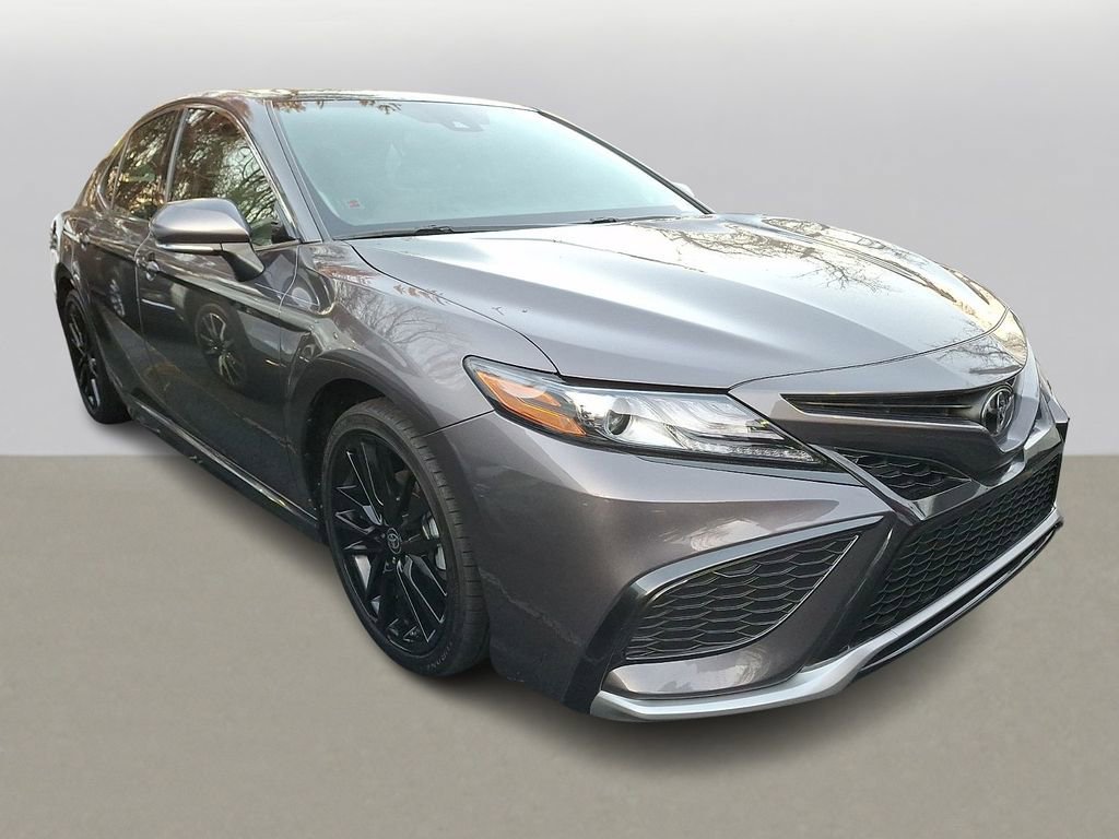 Used 2021 Toyota Camry XSE image 3