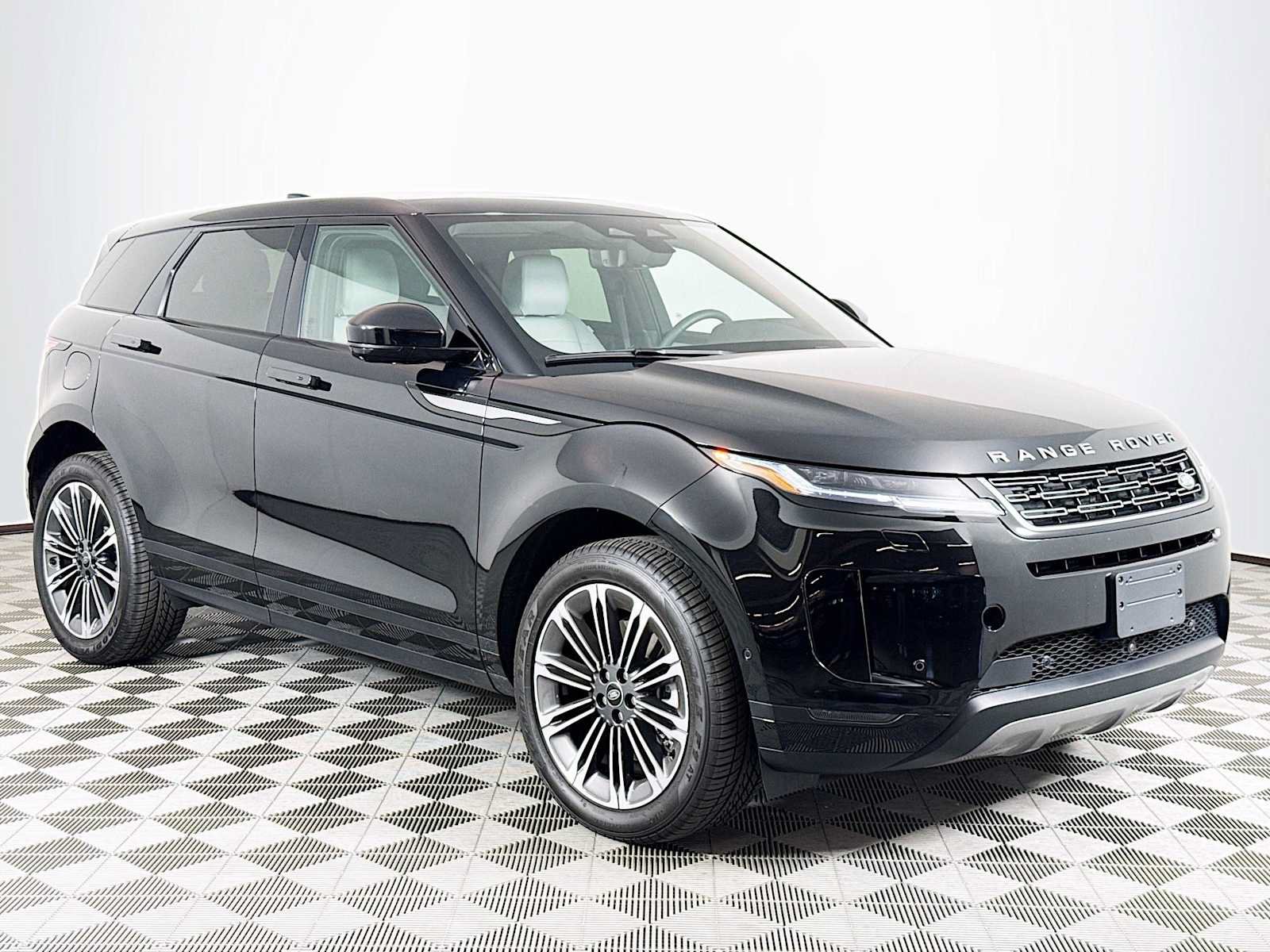 Used 2026 Land Rover Range Rover Evoque S AWD/4WD image 3