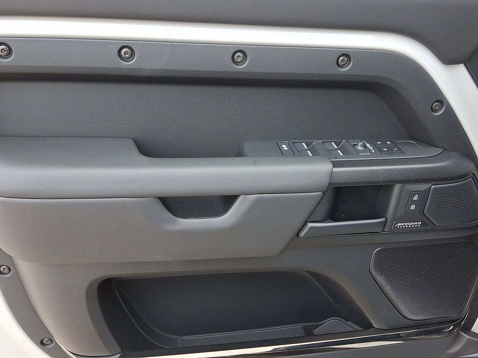 New 2026 Land Rover Defender 110 OCTA image 10