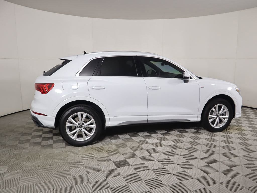 Certified 2025 Audi Q3 2.0T Premium w/ Convenience Package image 4