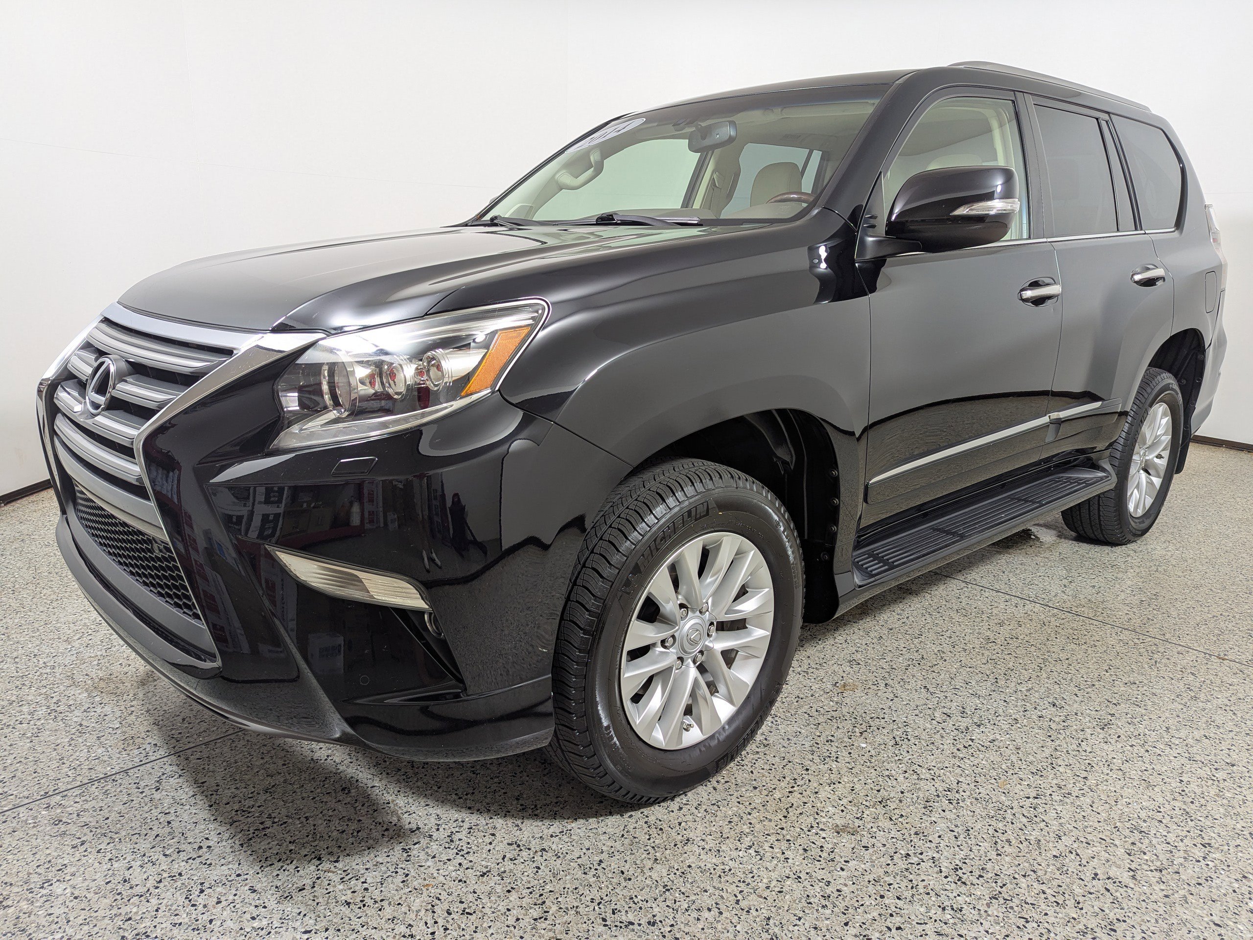 Used 2014 Lexus GX 460 w/ Premium Package image 3