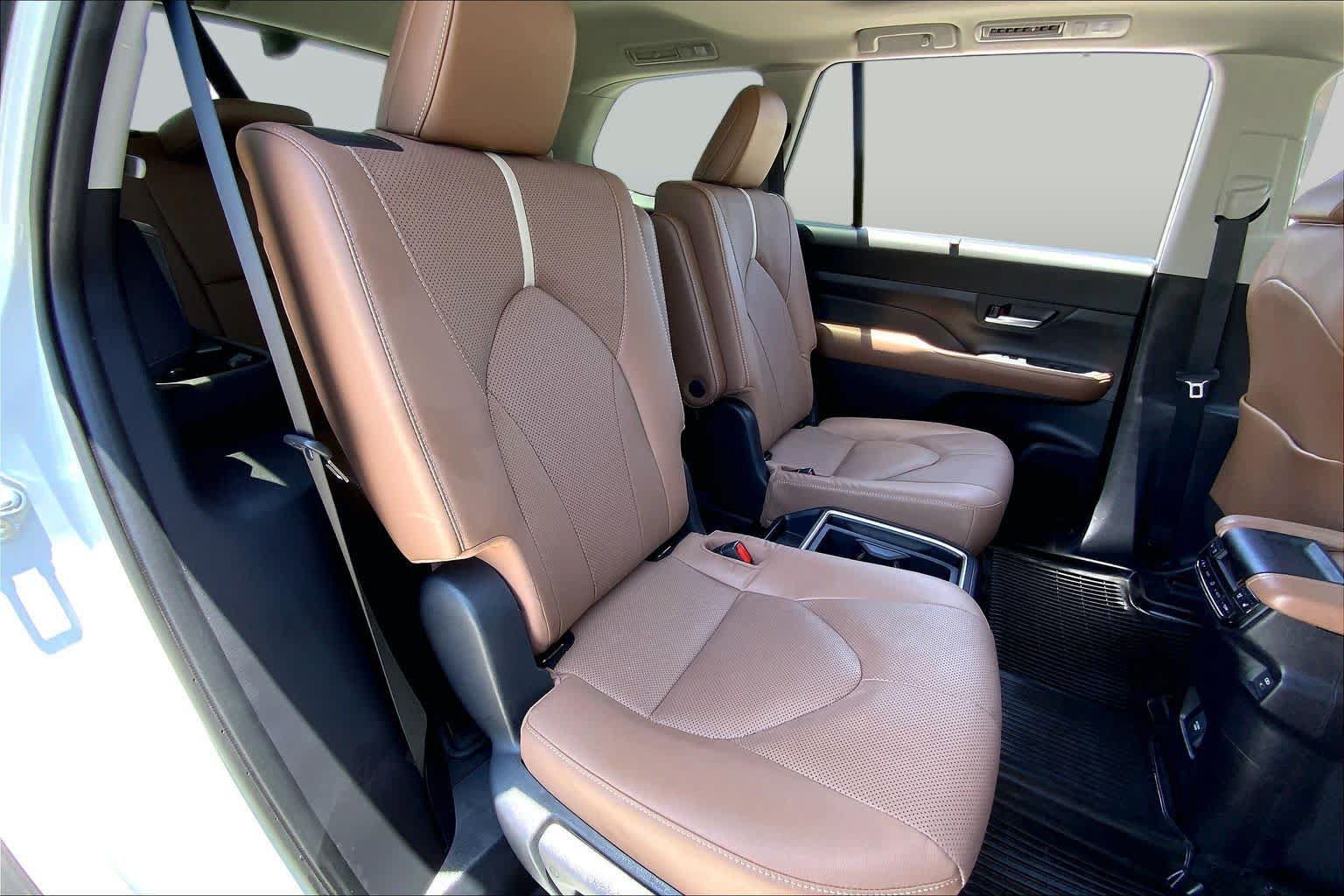 Used 2026 Toyota Grand Highlander AWD image 19