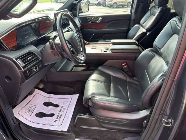 Used 2024 Lincoln Navigator Premiere AWD/4WD image 6