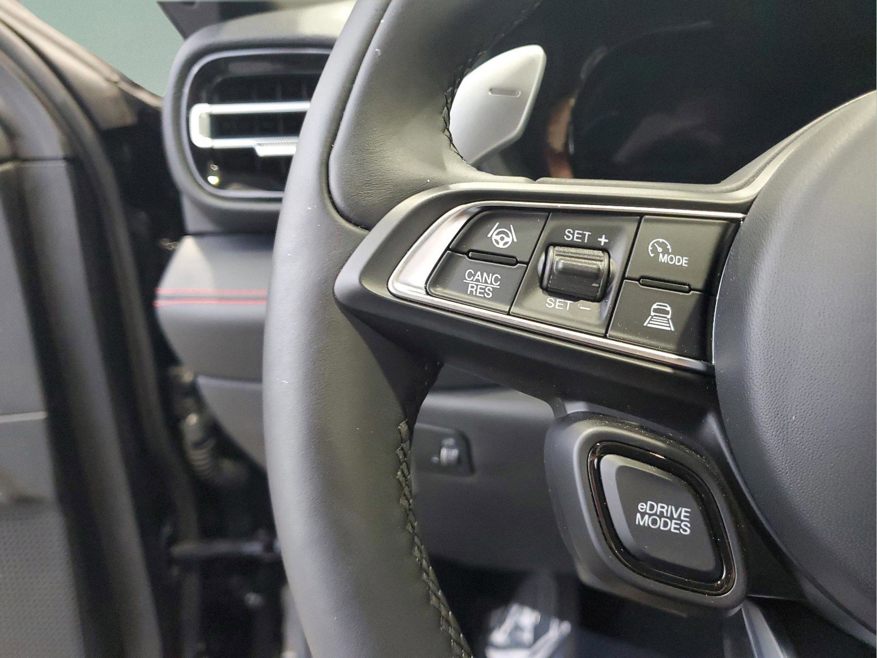 Used 2024 Dodge Hornet R/T Plus w/ Tech Pack Plus w/o Parking image 29