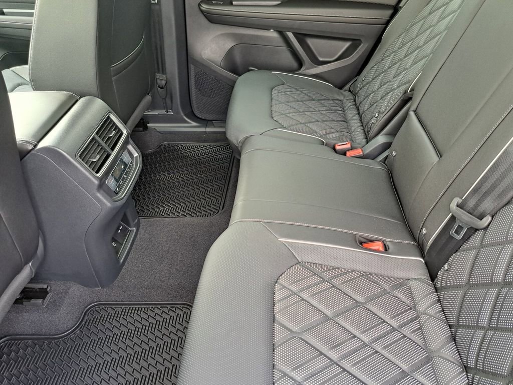 New 2026 Volkswagen Atlas SEL Premium R-Line image 24
