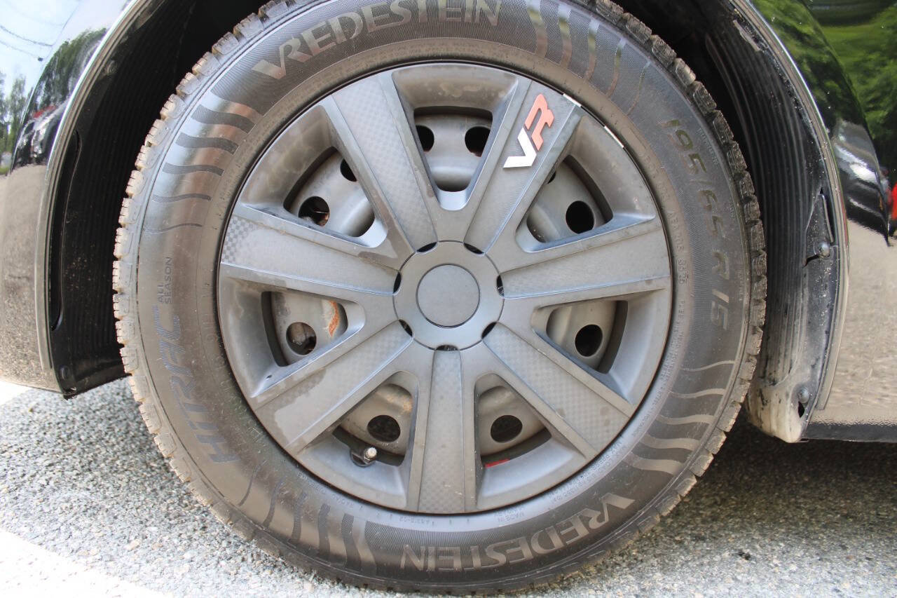 Used 2017 Kia Forte LX FWD image 18