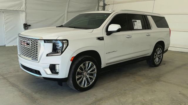 Used 2021 GMC Yukon XL Denali w/ Denali Premium Package image 4