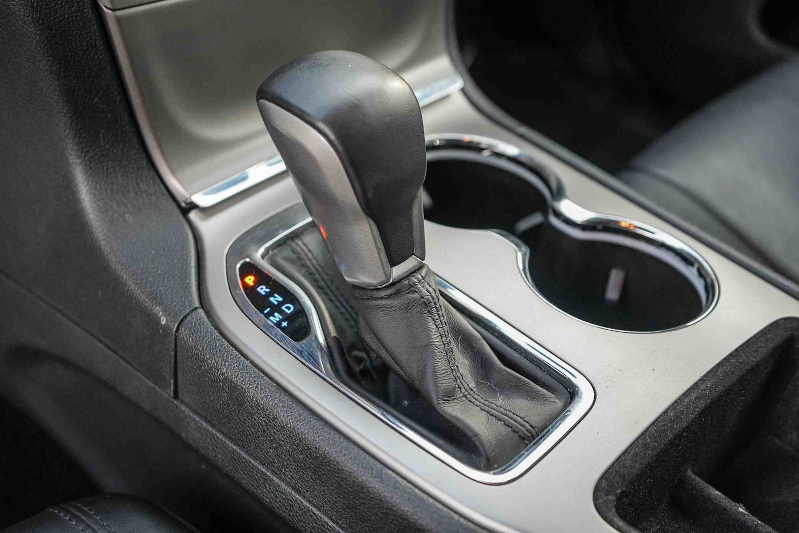 Used 2018 Jeep Grand Cherokee Limited image 19