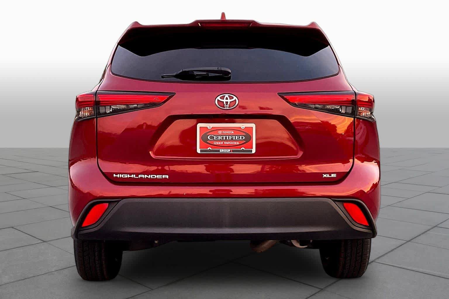 Used 2022 Toyota Highlander XLE FWD image 5