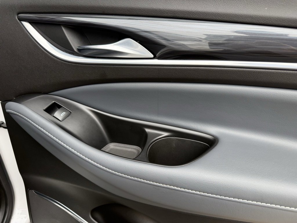Used 2022 Buick Enclave Premium image 39