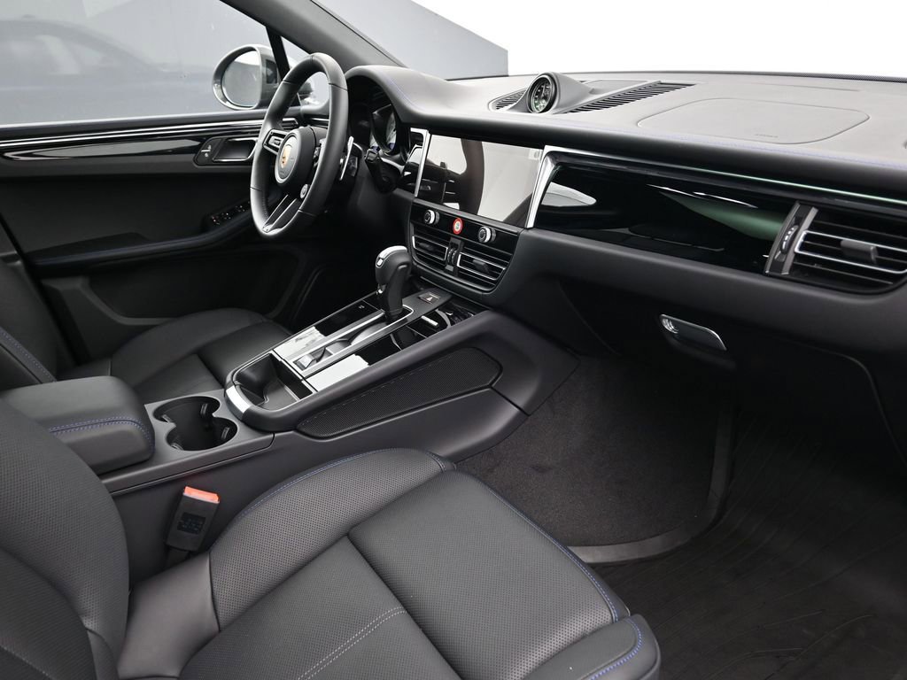 New 2026 Porsche Macan Turbo AWD/4WD image 14