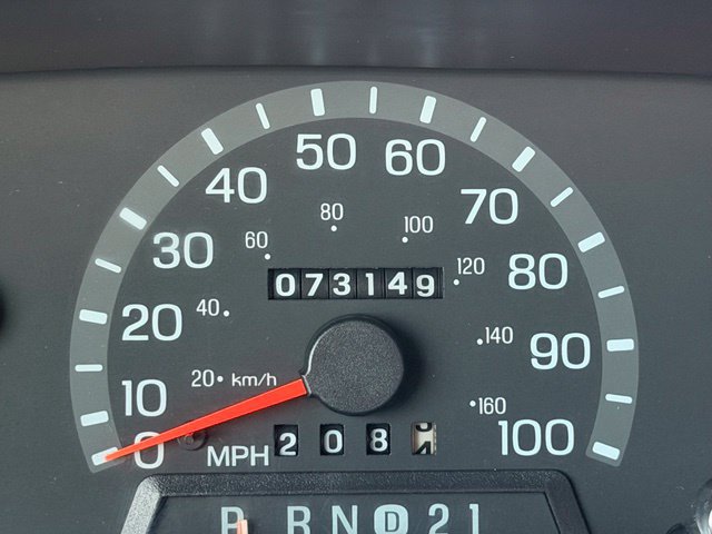 Used 1998 Ford E-150 and Econoline 150 Club Wagon RWD image 4