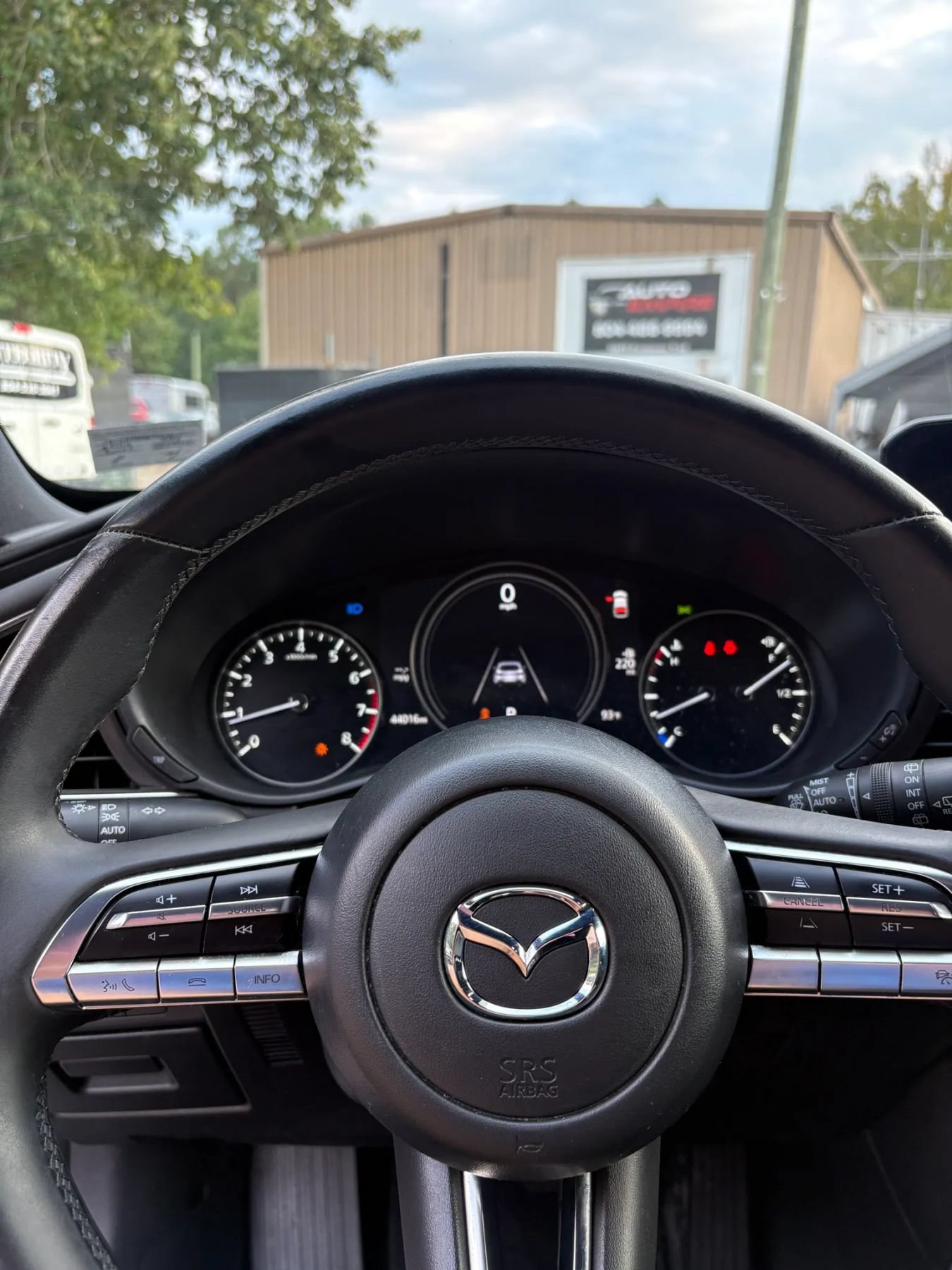 Used 2019 MAZDA MAZDA3 Hatchback w/ Preferred Package FWD image 15