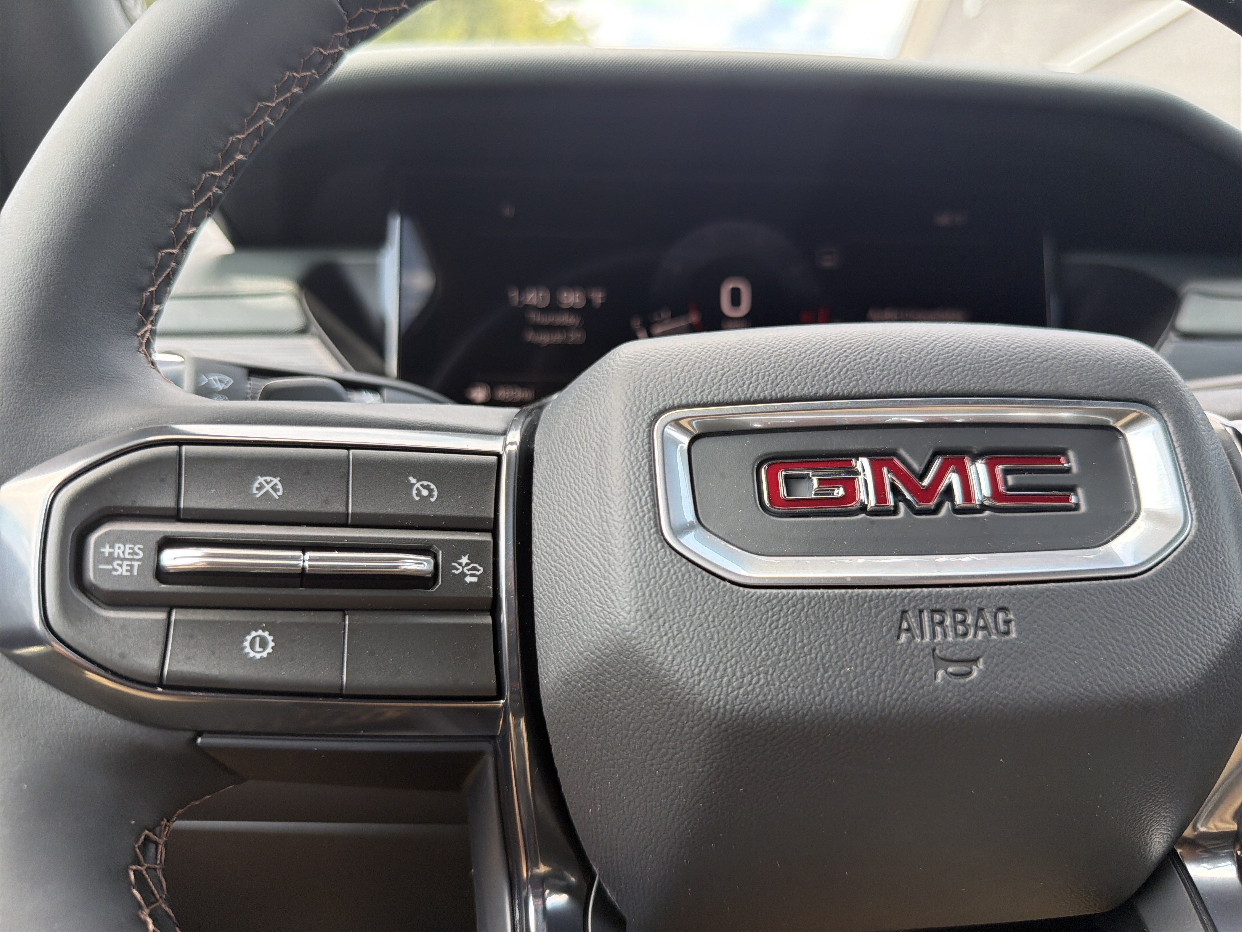 New 2026 GMC Acadia AT4 w/ Luxury Package AWD/4WD image 28