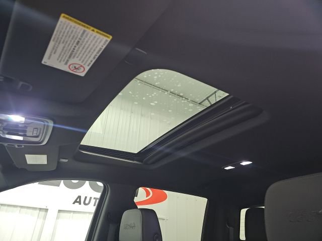 Used 2021 Chevrolet Silverado 3500 High Country w/ Technology Package image 33