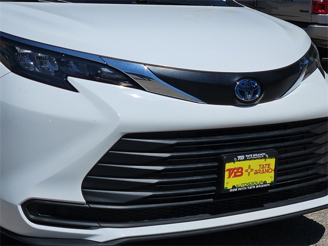 Used 2024 Toyota Sienna LE image 7