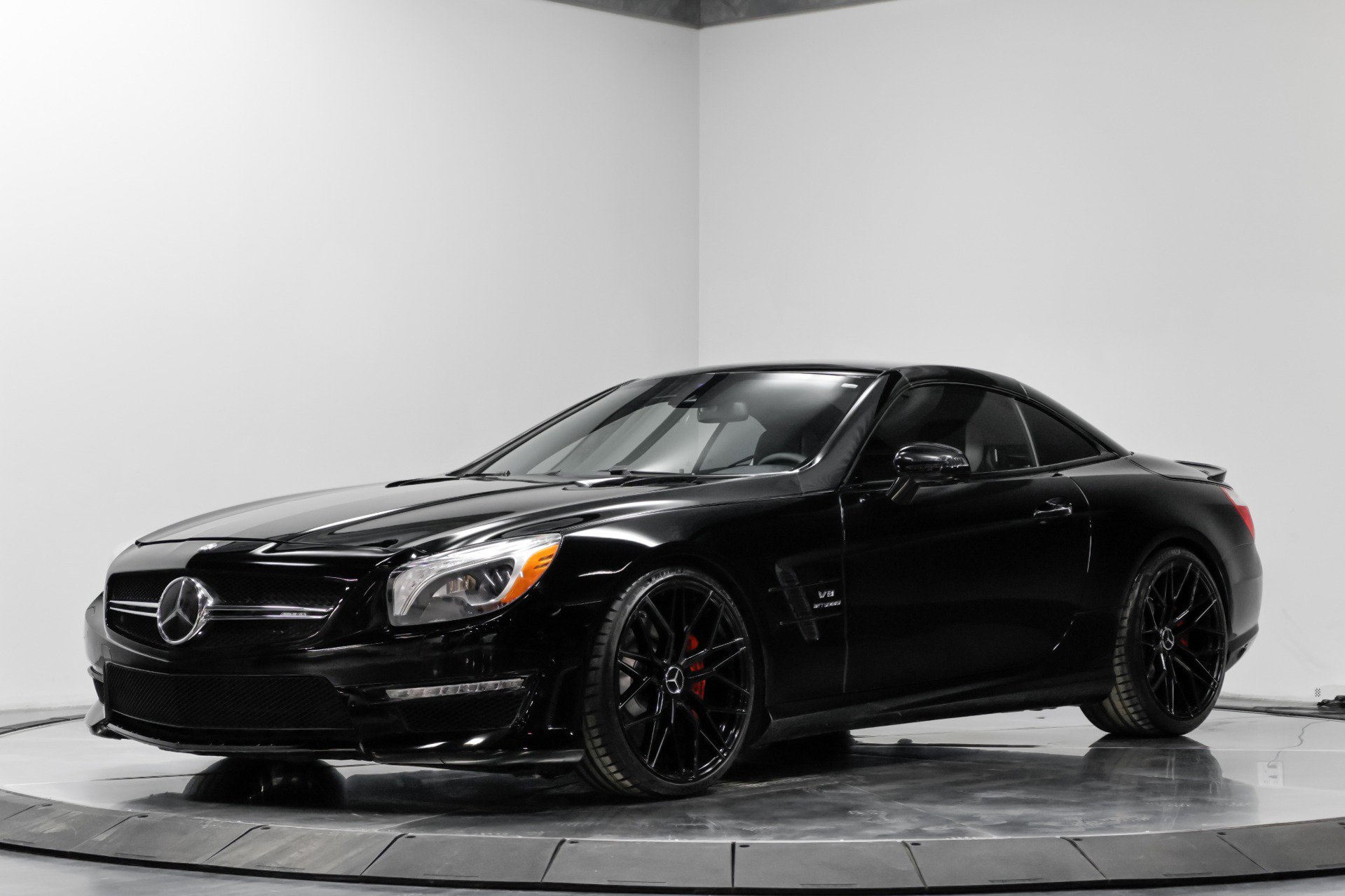 Used 2015 Mercedes-Benz SL 63 AMG w/ Driver Assistance Package image 4