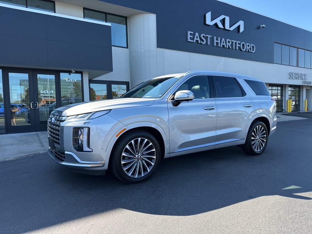 Used 2023 Hyundai Palisade Calligraphy image 1