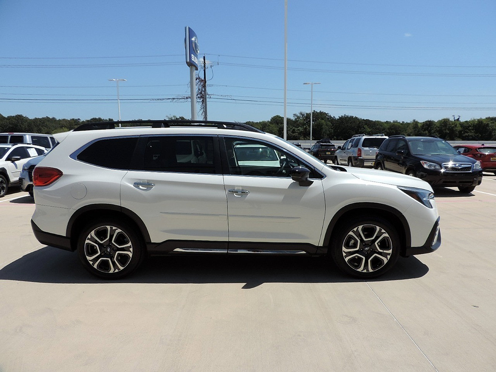 Certified 2024 Subaru Ascent Touring AWD/4WD image 4