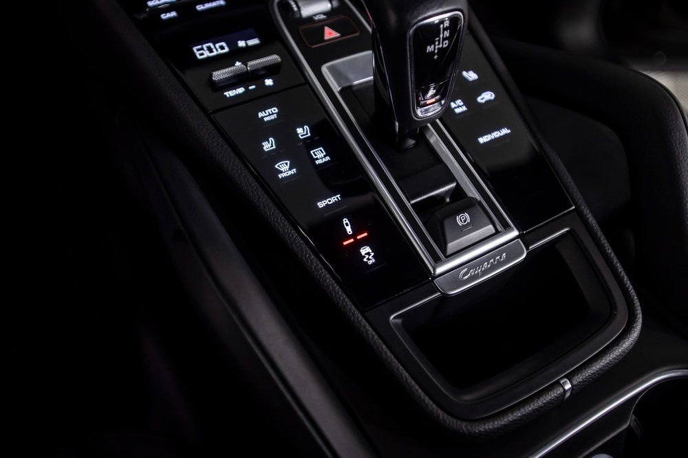 Used 2023 Porsche Cayenne S Platinum w/ Premium Package Plus image 31