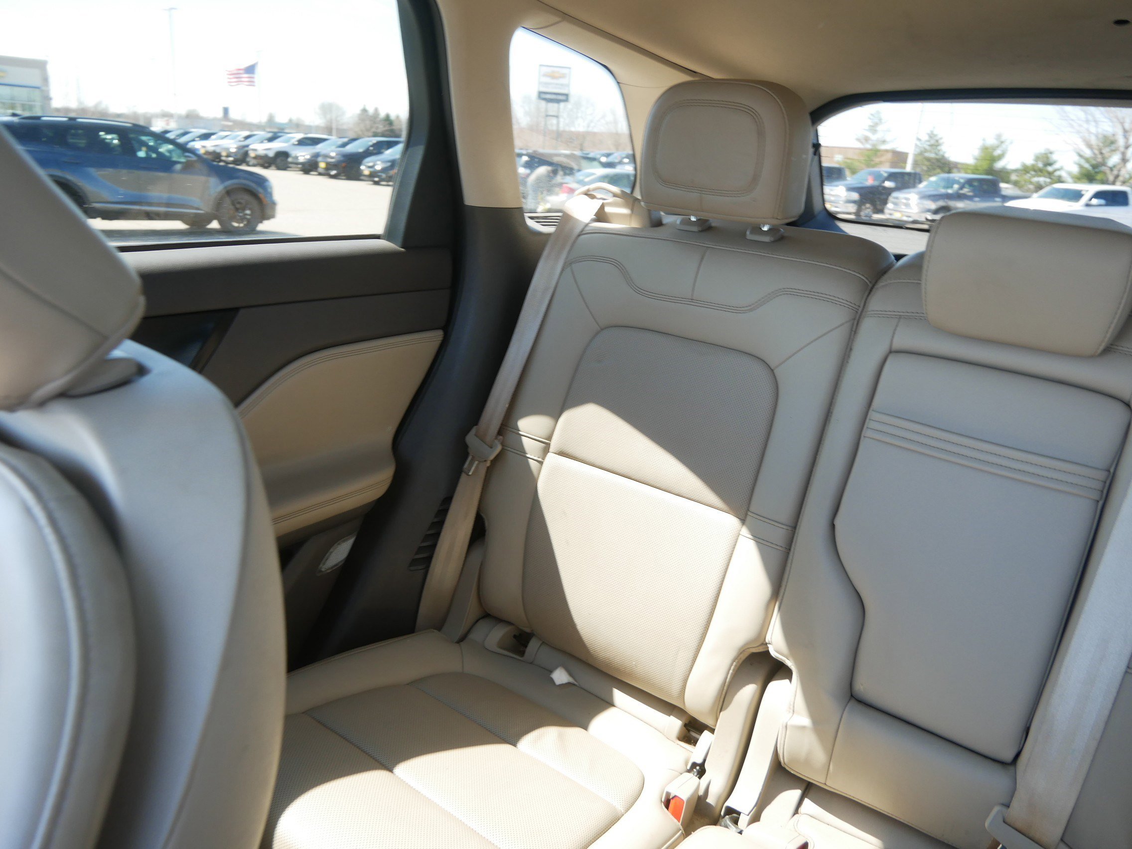 Used 2021 Lincoln Corsair AWD w/ Premium Package image 12