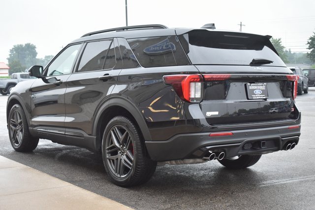 Used 2025 Ford Explorer ST image 10