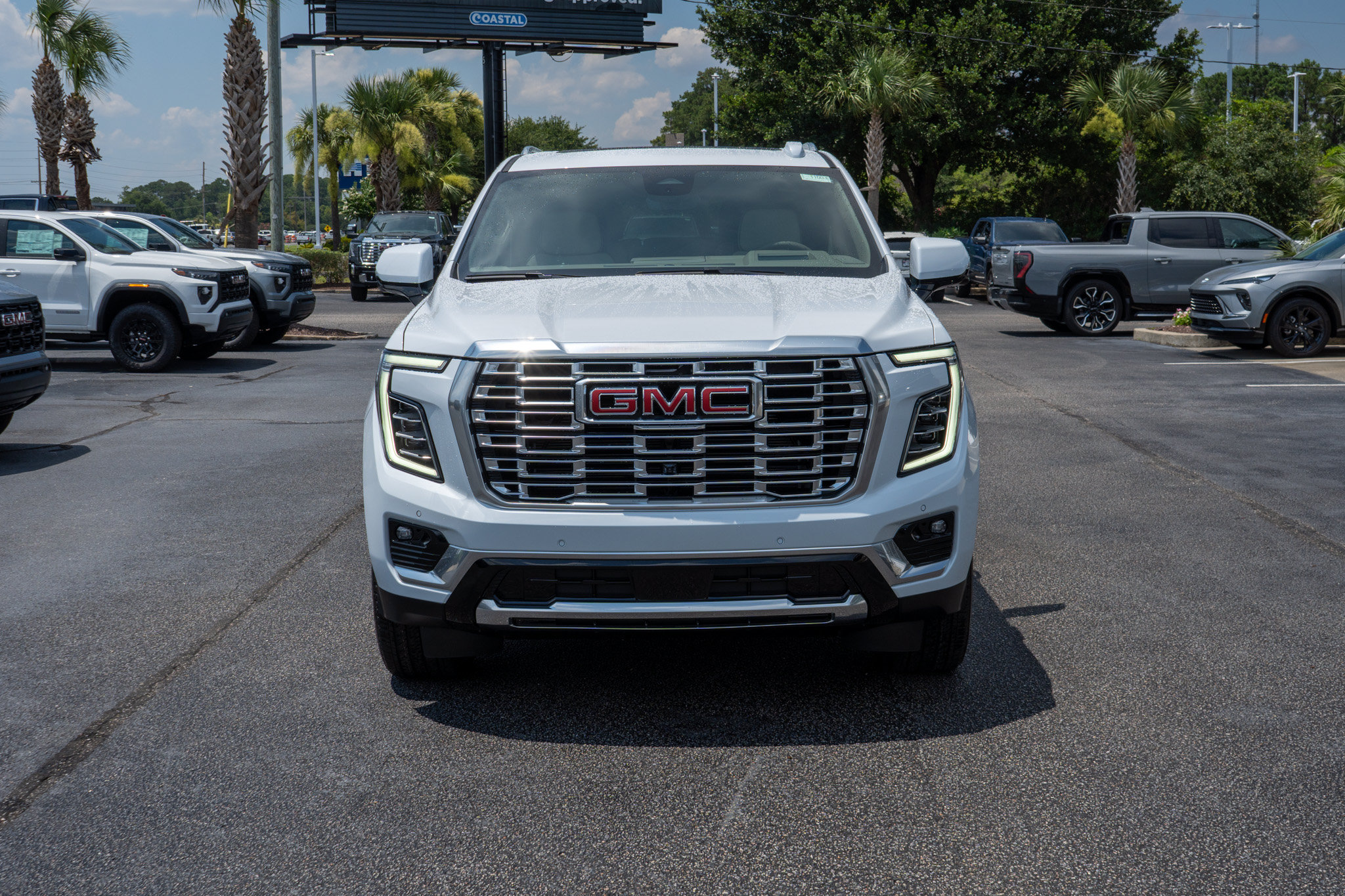 New 2026 GMC Yukon Denali w/ Denali Reserve Package AWD/4WD image 8