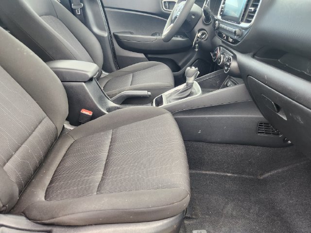 Used 2023 Hyundai Venue SE w/ Cargo Package FWD image 17