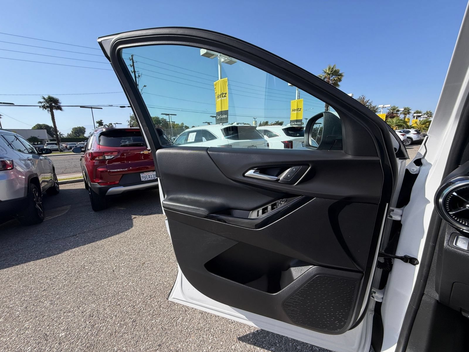 Used 2025 Chevrolet Equinox LT AWD/4WD image 18