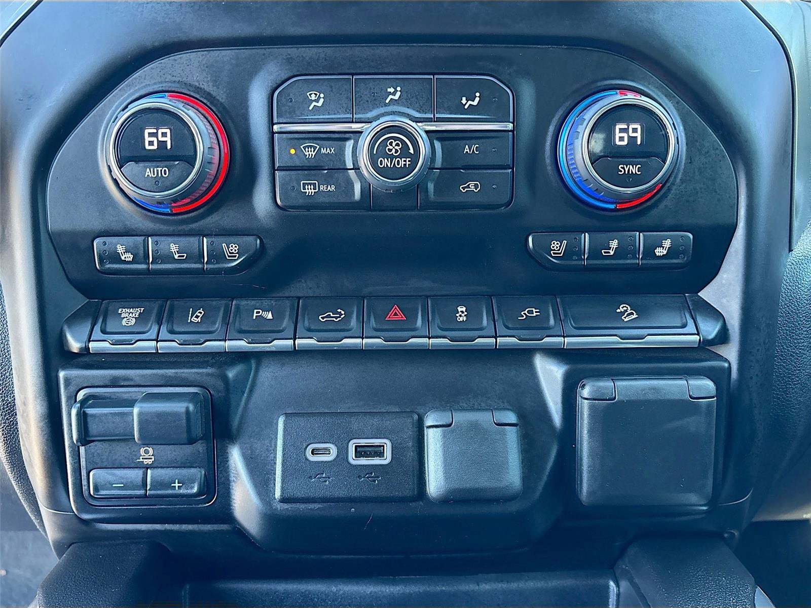 Used 2023 Chevrolet Silverado 2500 LTZ w/ LTZ Convenience Package image 16