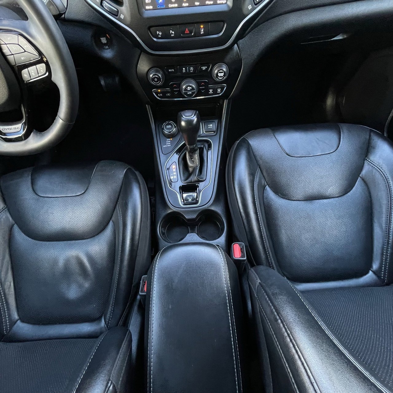 Used 2023 Jeep Cherokee Altitude Lux image 18