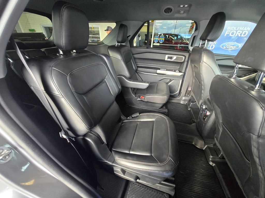 Used 2022 Ford Explorer XLT w/ Equipment Group 202A image 24