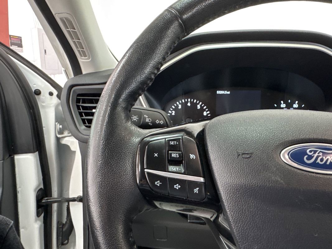Used 2021 Ford Escape SE w/ SE Sport Appearance Package image 12