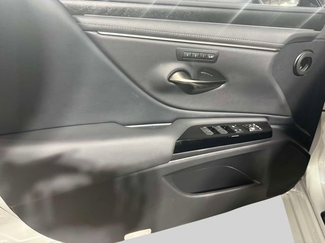 Used 2024 Lexus ES 300h w/ Technology Package FWD image 21