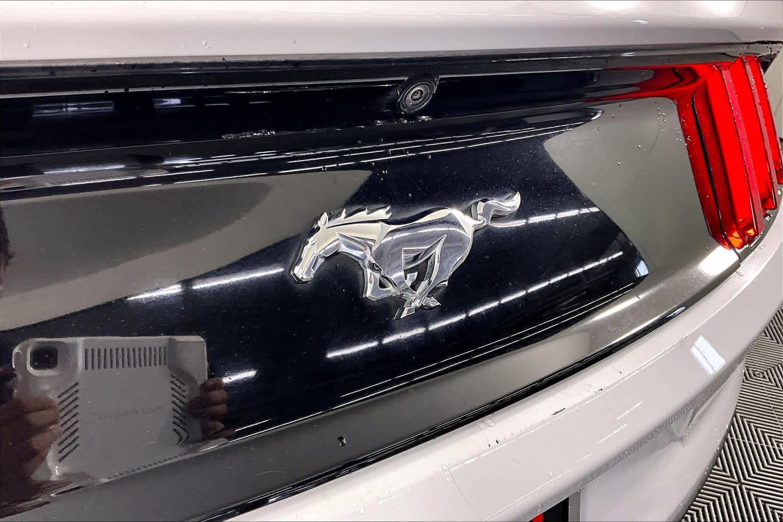 Used 2017 Ford Mustang Premium RWD image 27