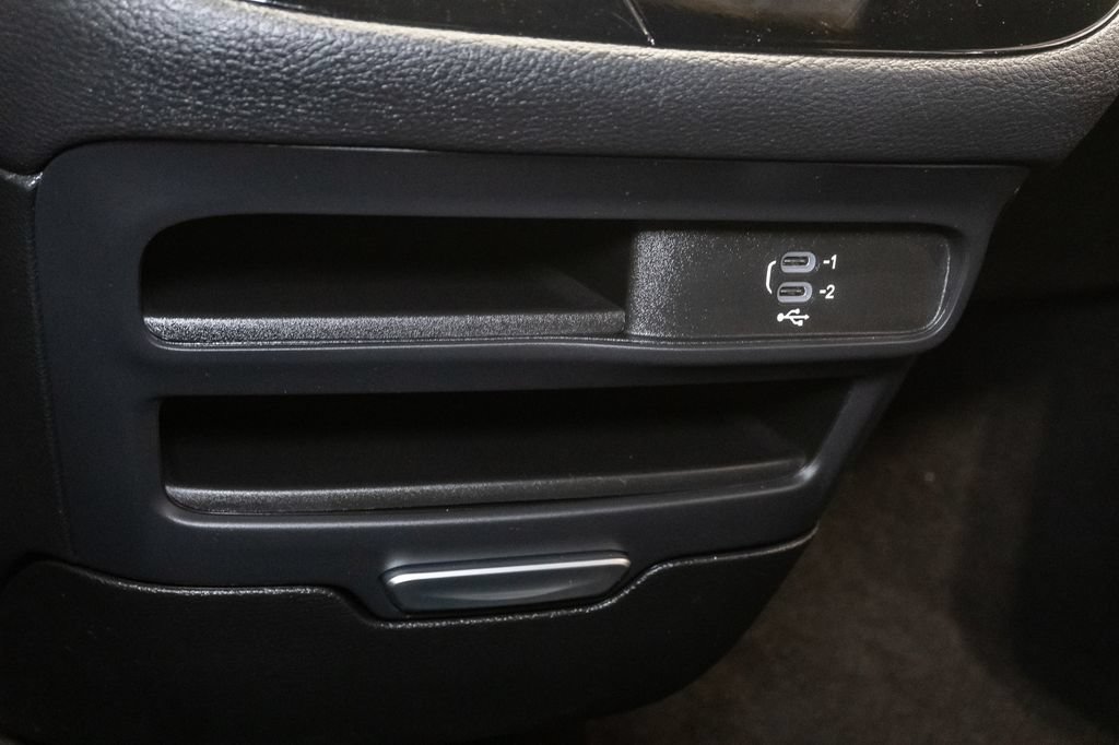 New 2026 Chrysler Pacifica Select FWD image 21