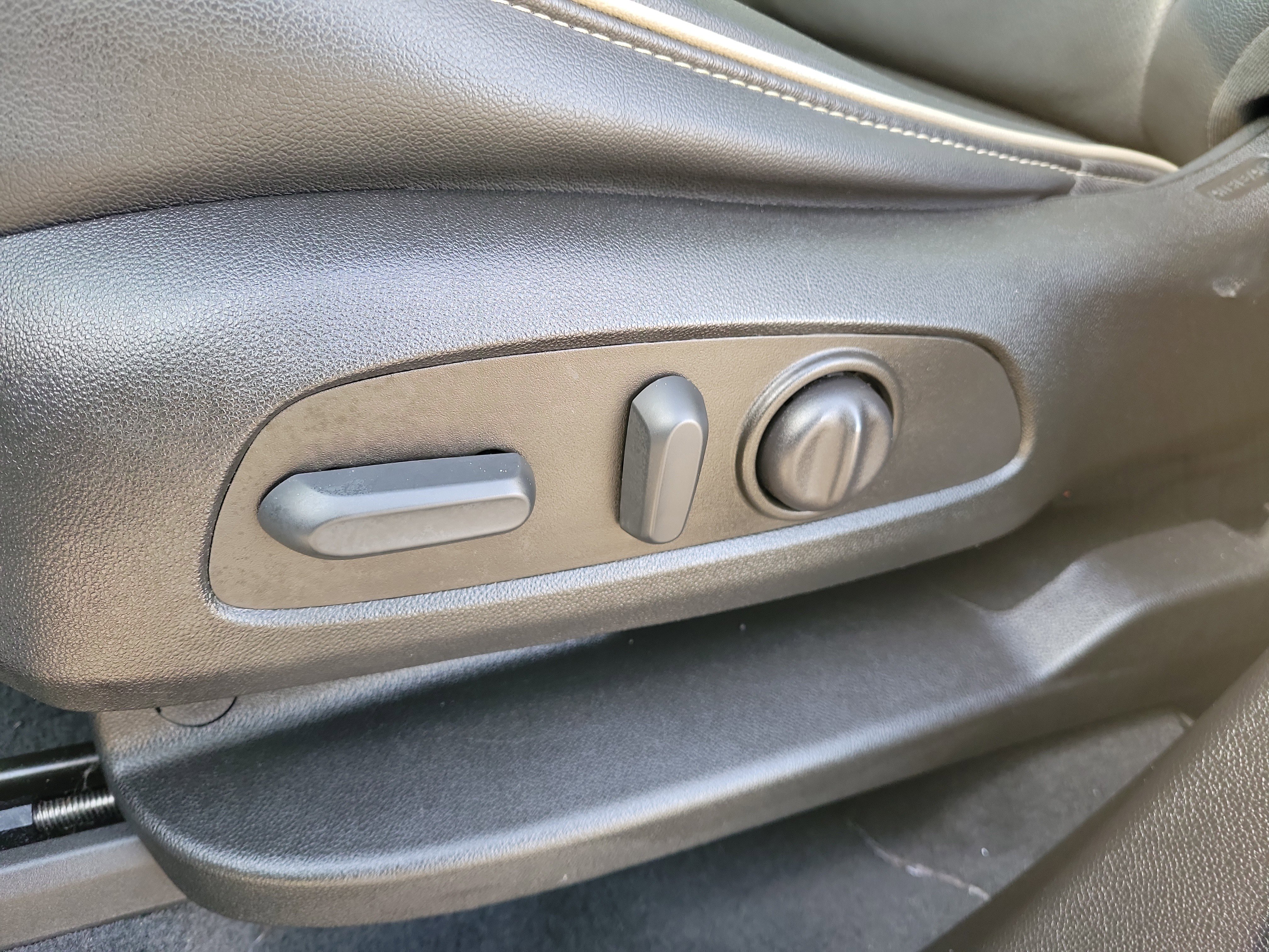 Used 2022 Chevrolet Traverse Premier w/ LPO, Floor Liner Package image 16