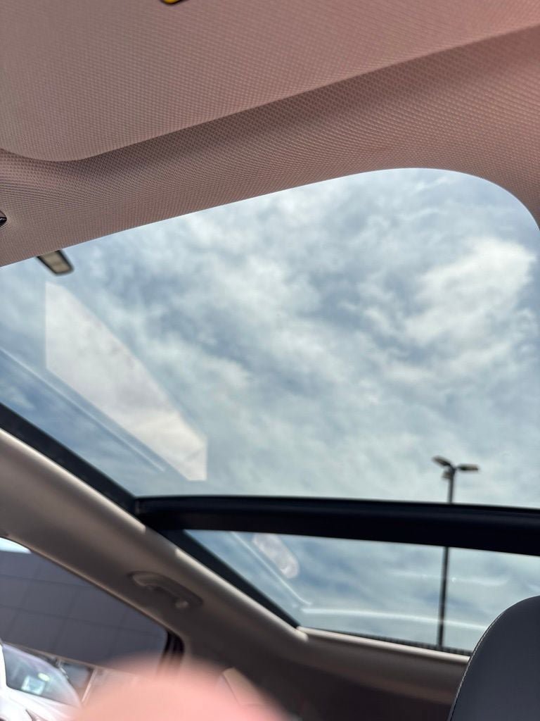 Used 2025 Kia Sorento S w/ Panoramic Sunroof Package FWD image 23
