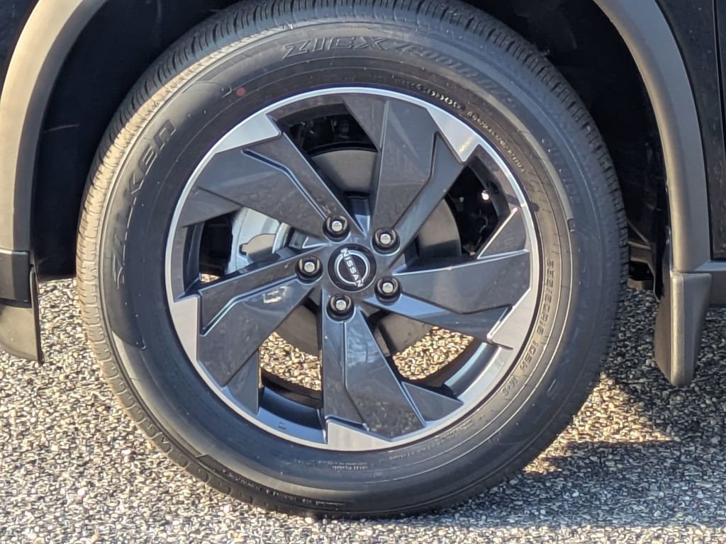 New 2026 Nissan Rogue SV FWD image 12