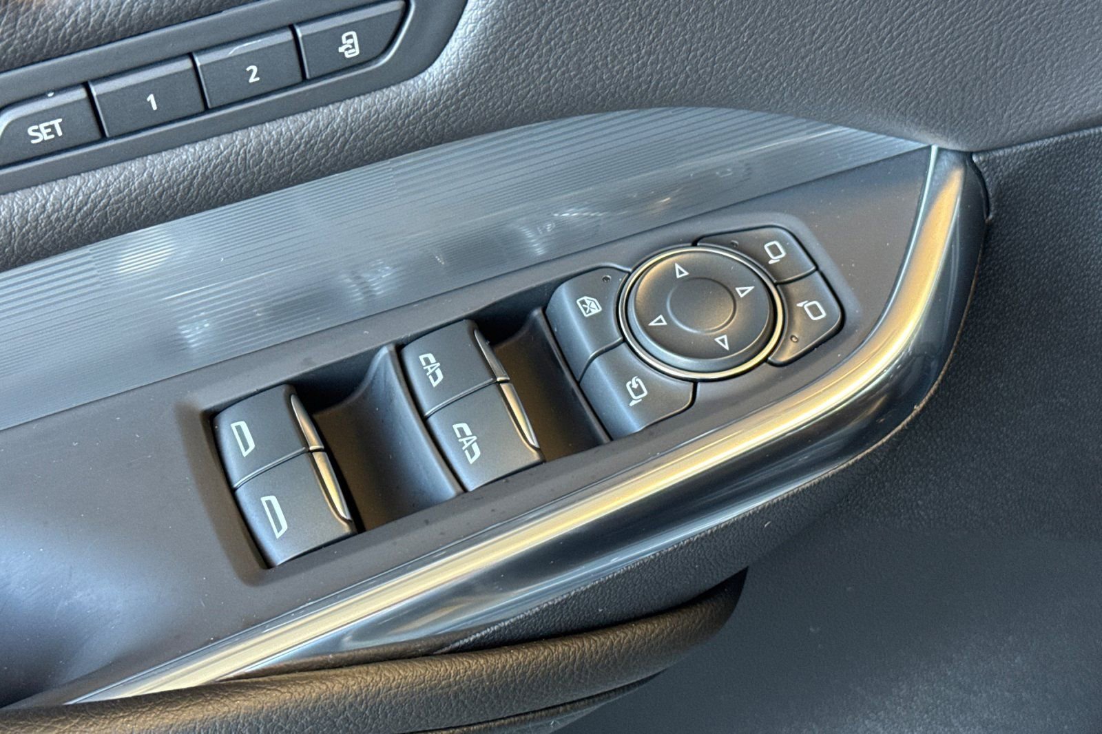 Certified 2025 Cadillac XT4 Premium Luxury image 11