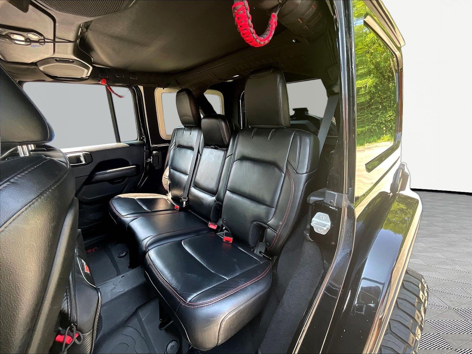 Used 2018 Jeep Wrangler Unlimited Rubicon AWD/4WD image 23
