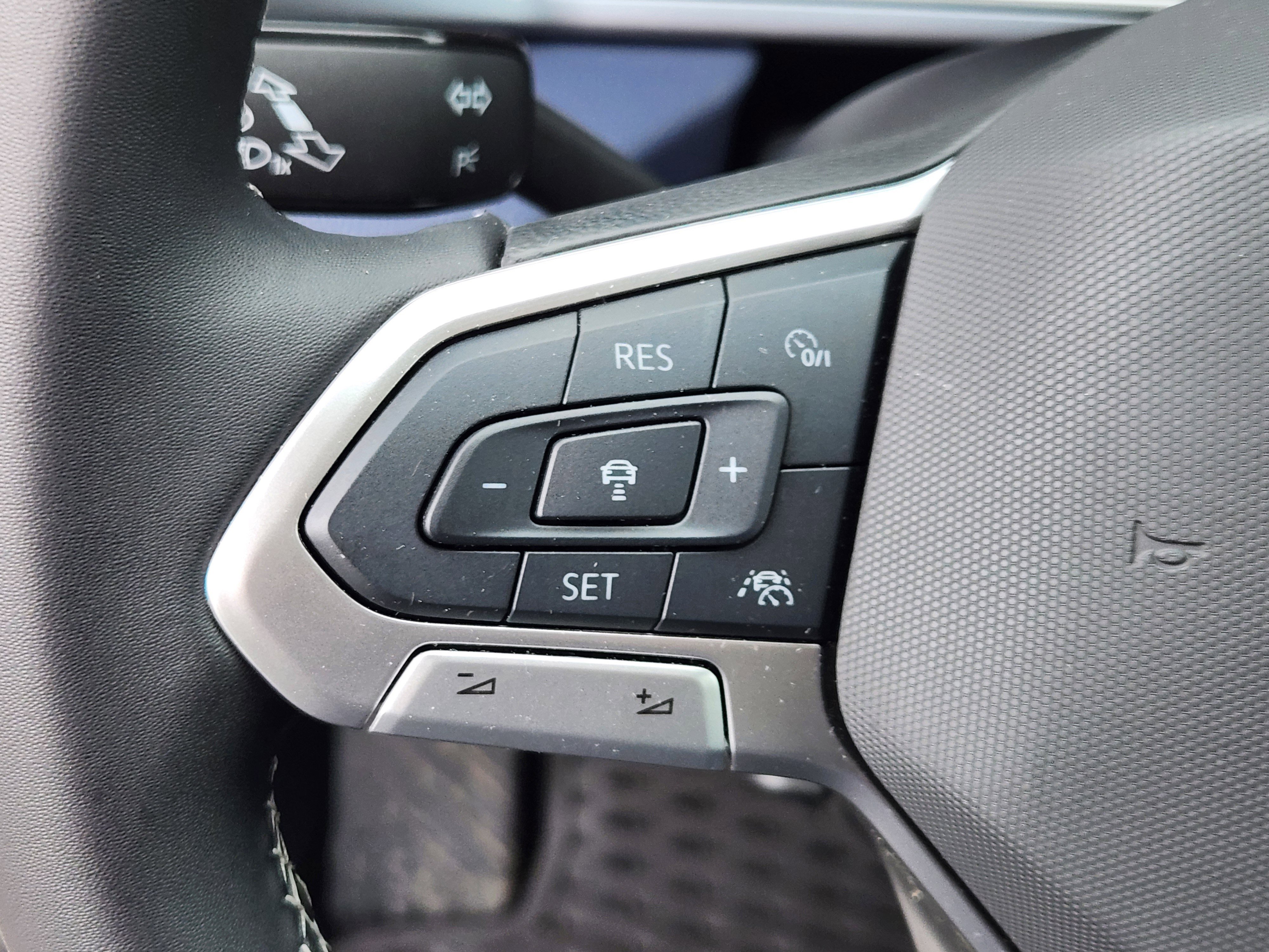 Certified 2025 Volkswagen Taos SEL w/ Black Wheel Plus Package AWD/4WD image 24