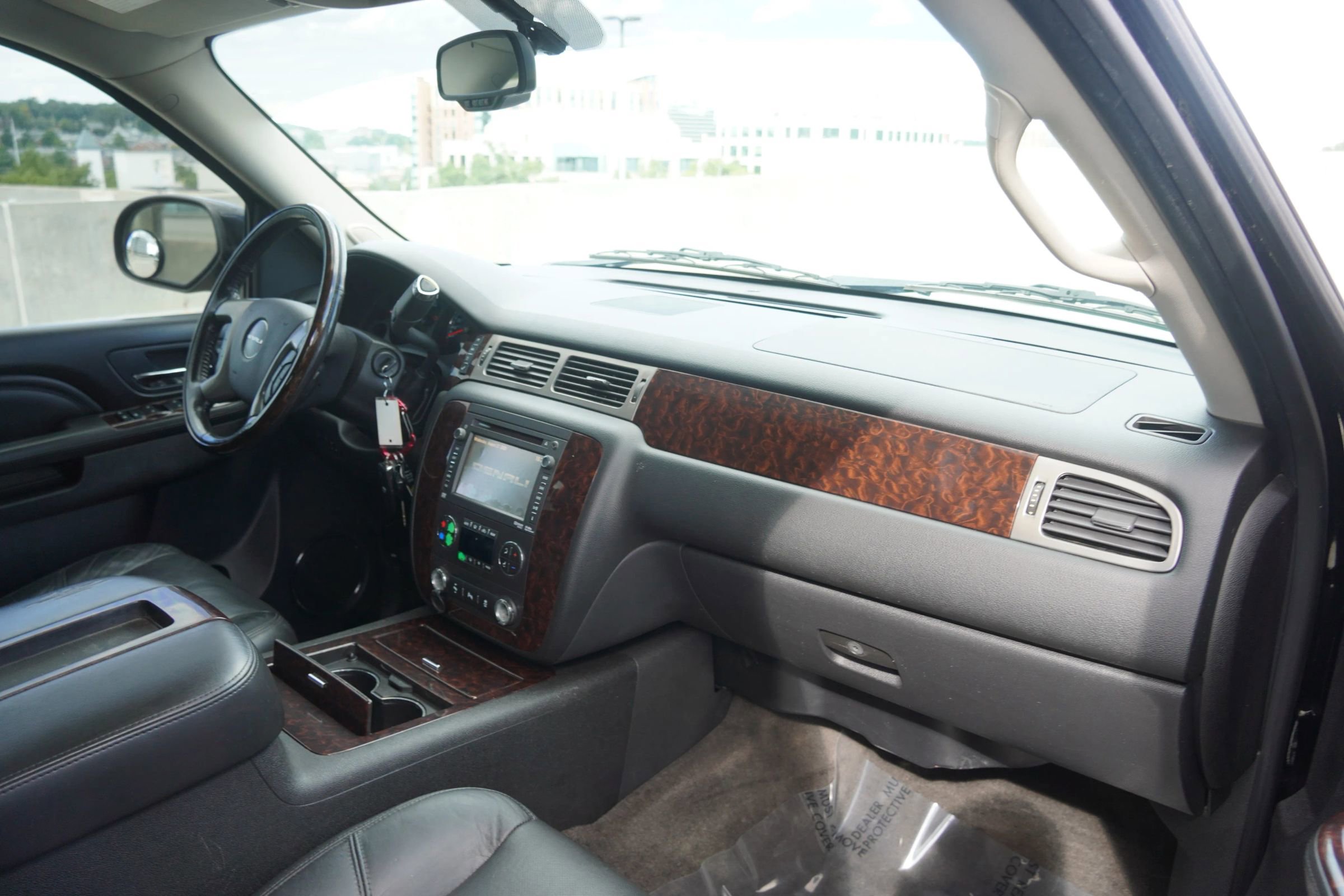 Used 2012 GMC Yukon Denali image 7