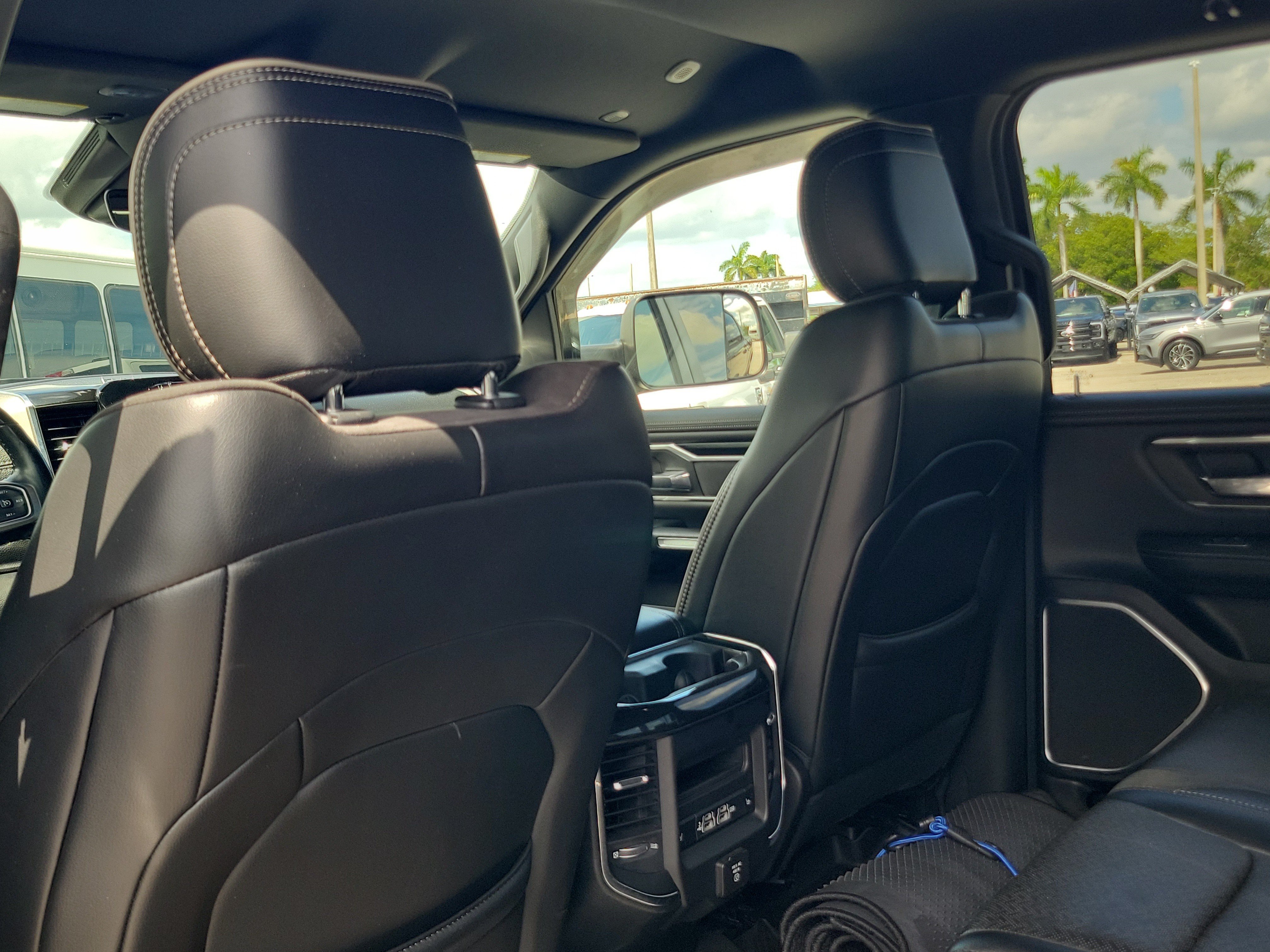 Used 2019 RAM 1500 Laramie AWD/4WD image 13
