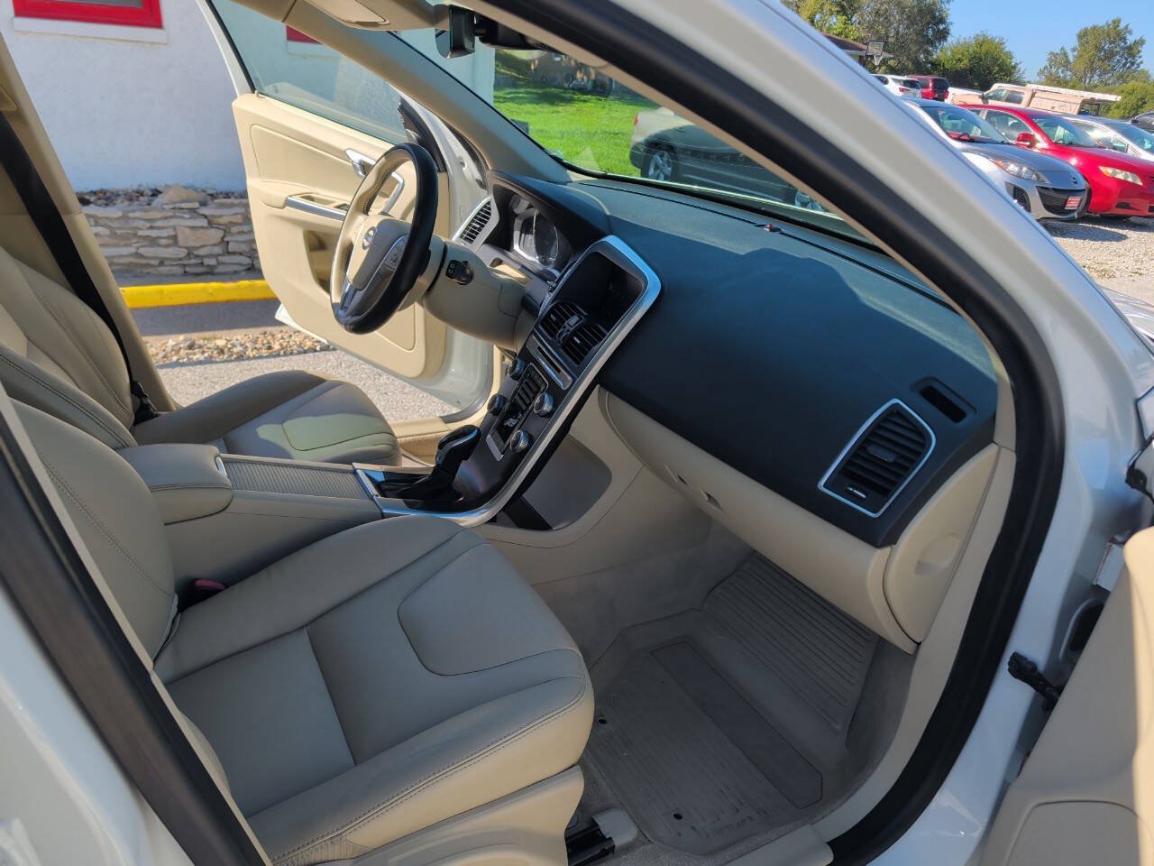 Used 2015 Volvo XC60 T5 AWD/4WD image 19