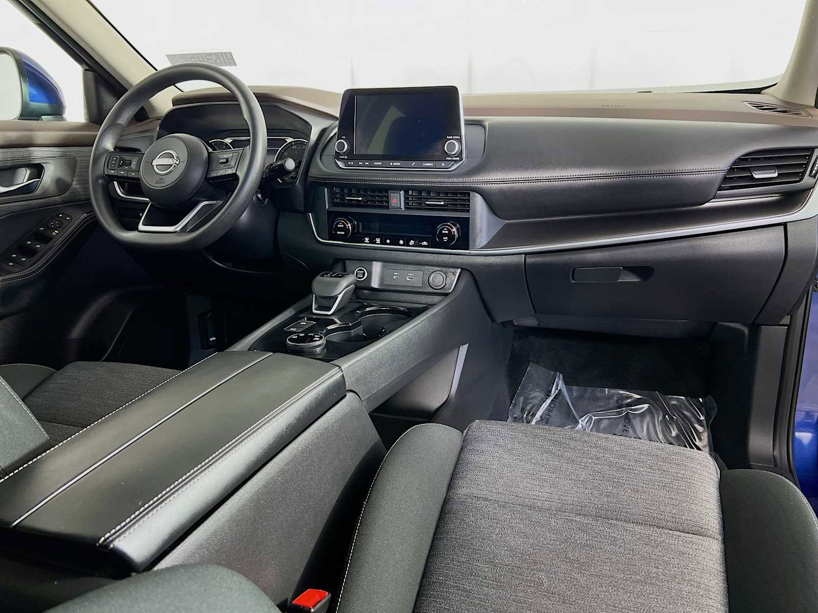 Used 2023 Nissan Rogue SV image 28