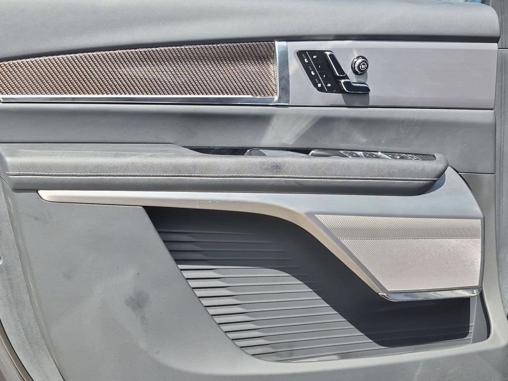 Certified 2026 Cadillac Vistiq Luxury w/ LPO, Floor Liner Package AWD/4WD image 22