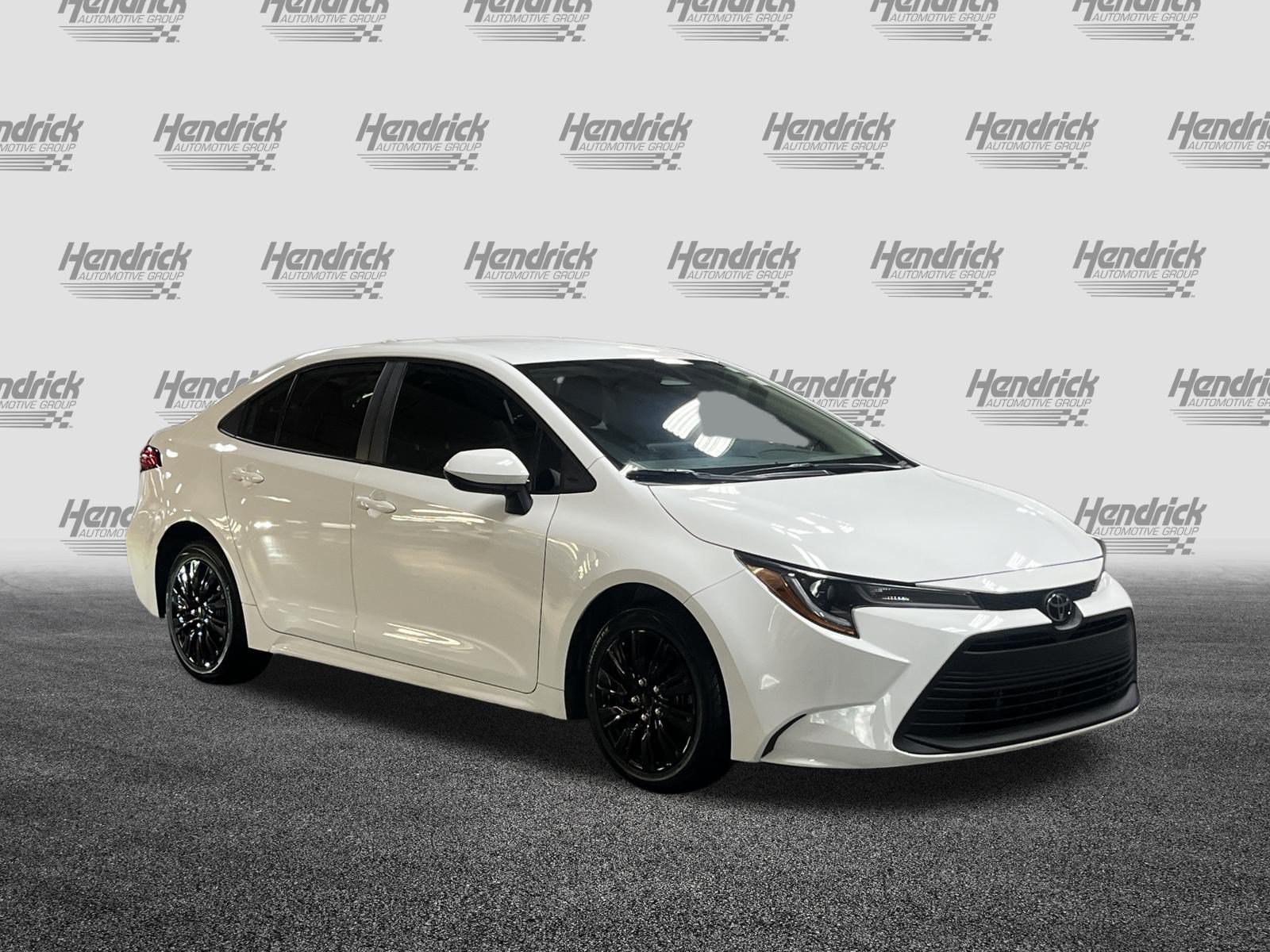 Used 2023 Toyota Corolla LE FWD image 2